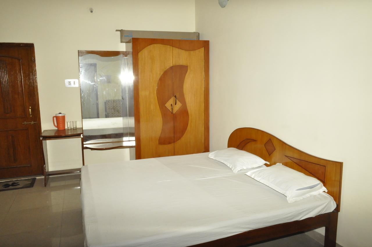 Hotel Pleasure Landmark Ujjain Exterior foto