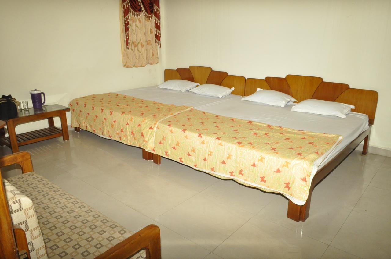 Hotel Pleasure Landmark Ujjain Exterior foto